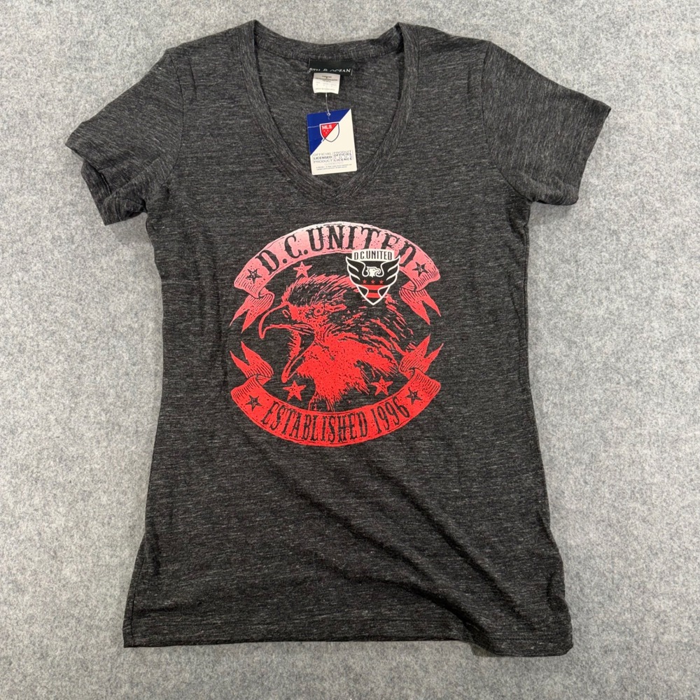 5th & Ocean DC United MLS Soccer Graphic T-Shirt Gray V-Neck Women Small NWT